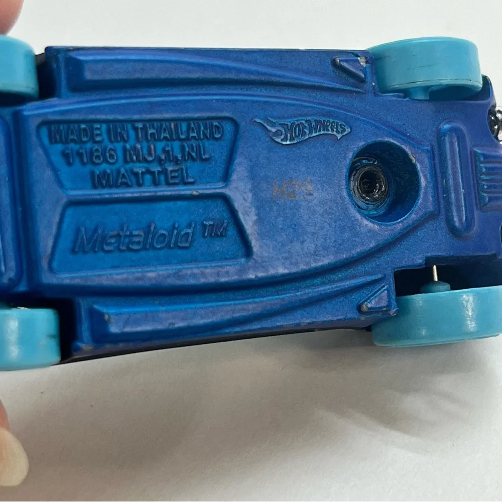 Hot Wheels hot wheels metal pod die cast car accelerators series black transpare